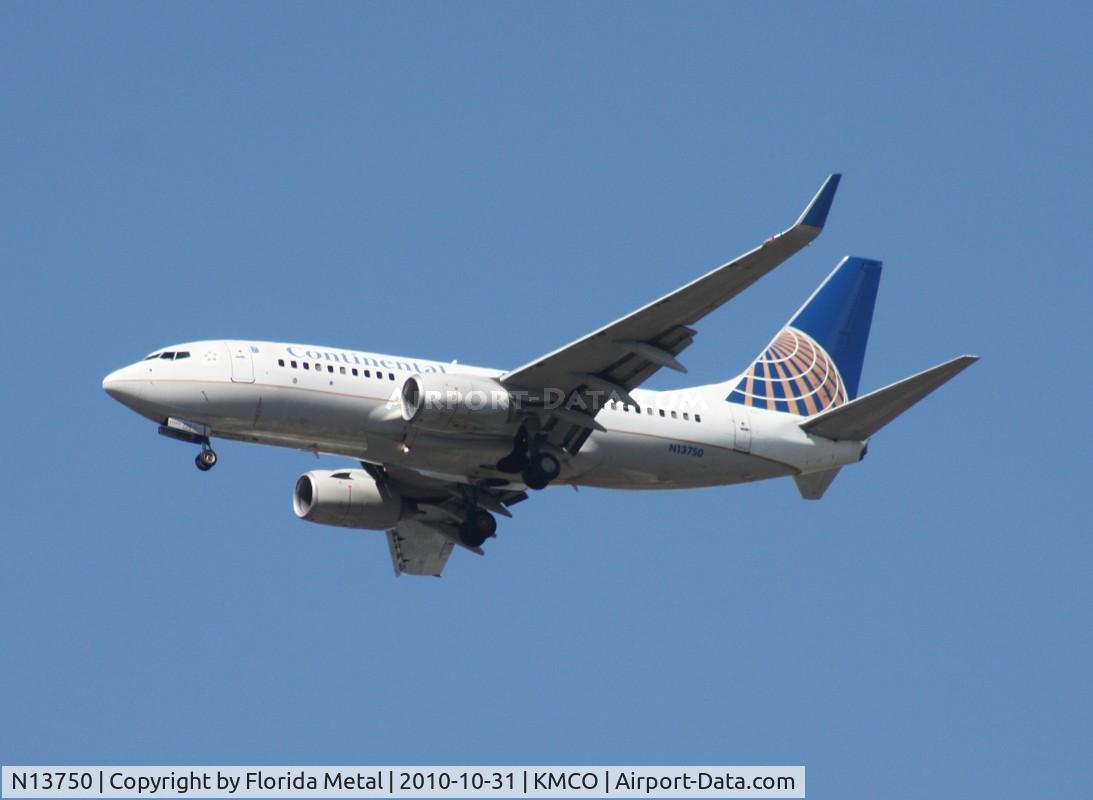 N13750, 1999 Boeing 737-724 C/N 28941, MCO Spotting 2010