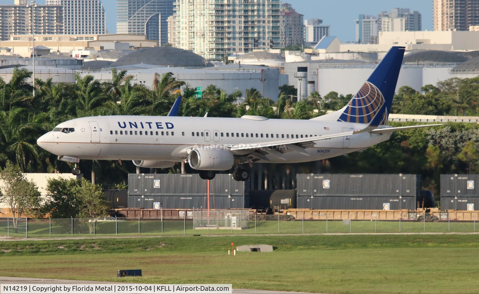 N14219, 1998 Boeing 737-824 C/N 28781, FLL spotting 2015