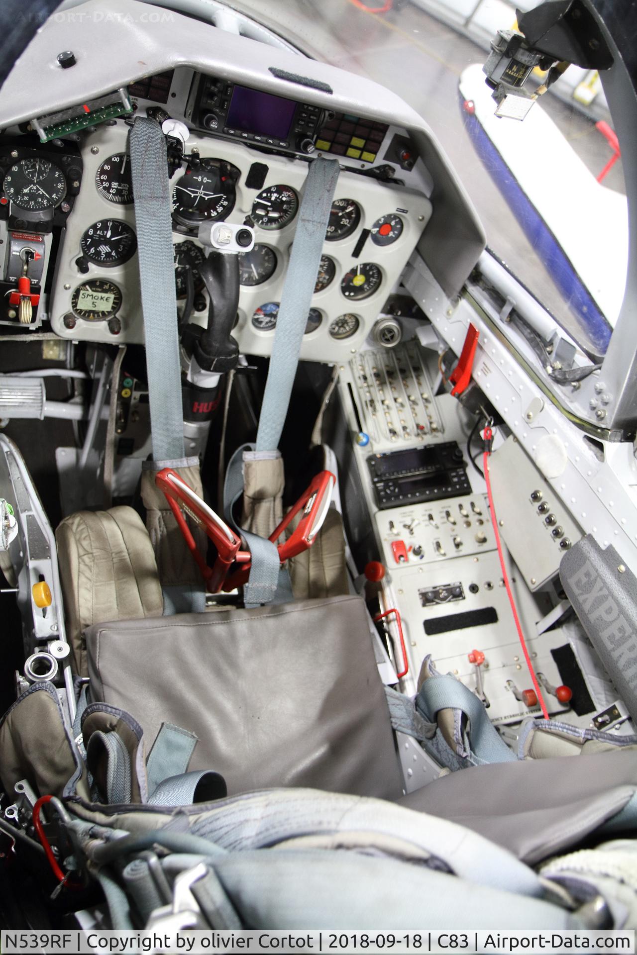 N539RF, 1980 Aero L-39 Albatros C/N 031630, the cockpit