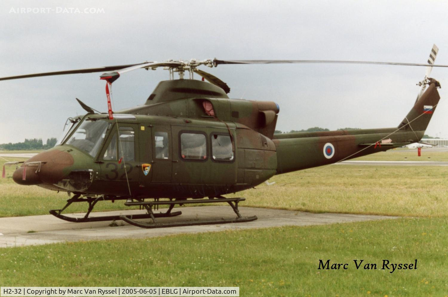 H2-32, Bell 412EP C/N 36042, At Heli-days Liège in 2005.