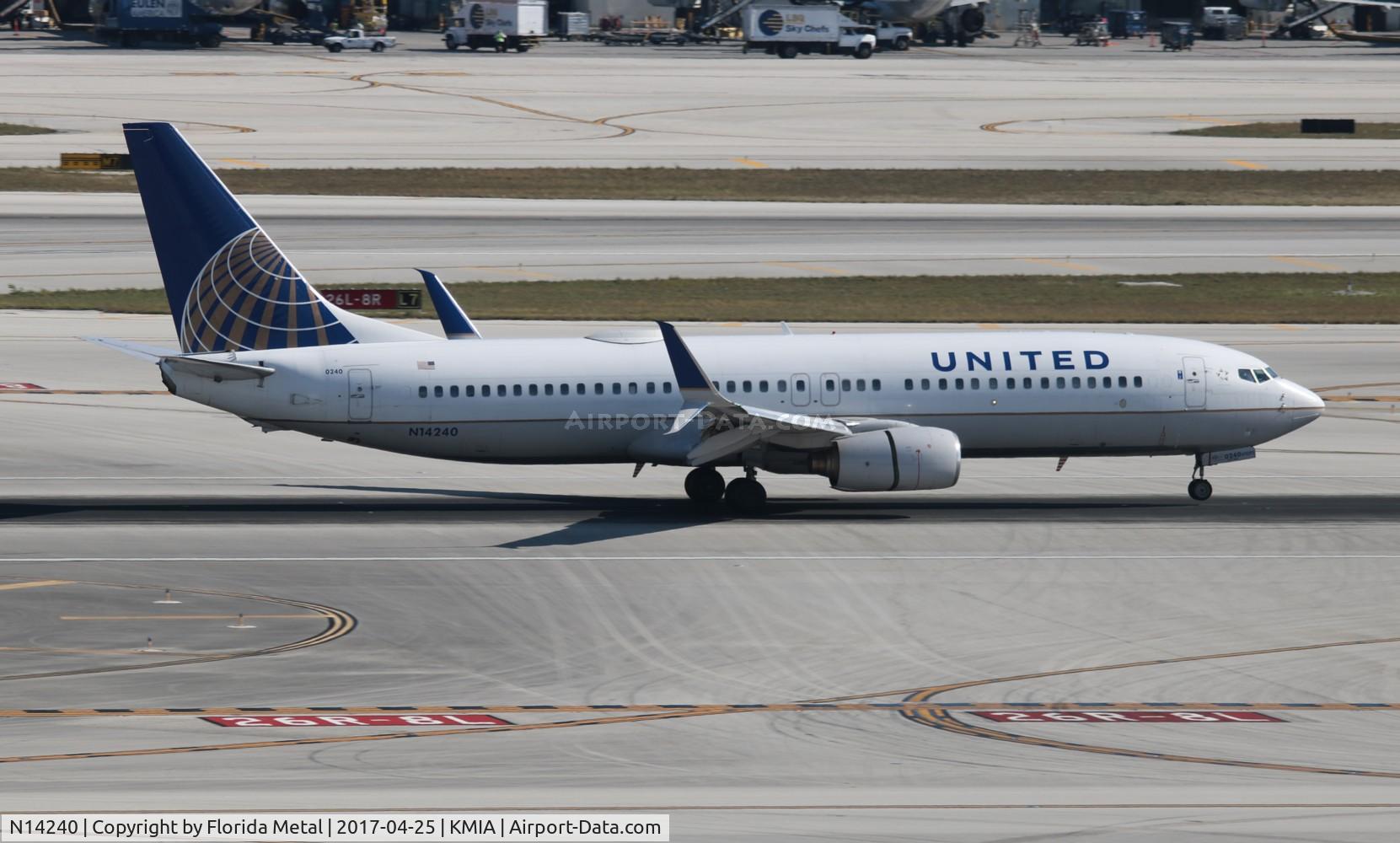 N14240, 1999 Boeing 737-824 C/N 28952, MIA spotting 2017