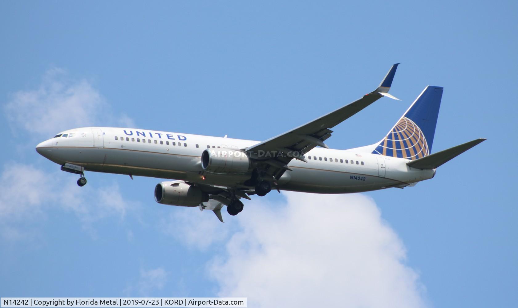 N14242, 1999 Boeing 737-824 C/N 28805, ORD spotting 2019