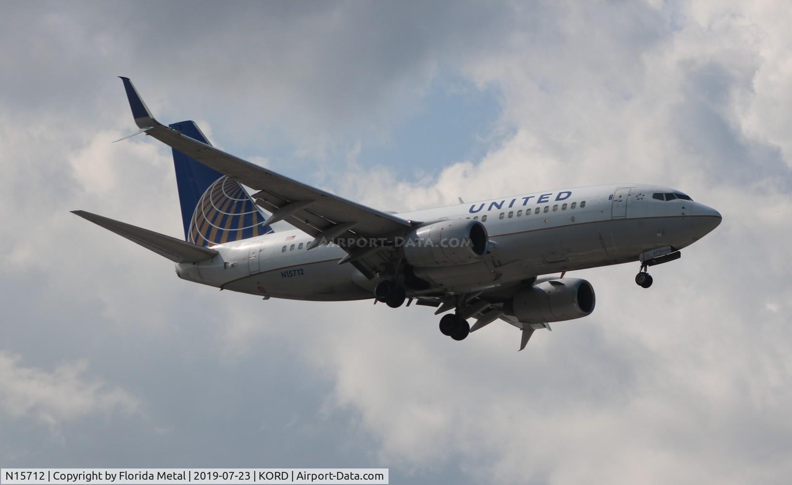 N15712, 1998 Boeing 737-724 C/N 28783, ORD spotting 2019