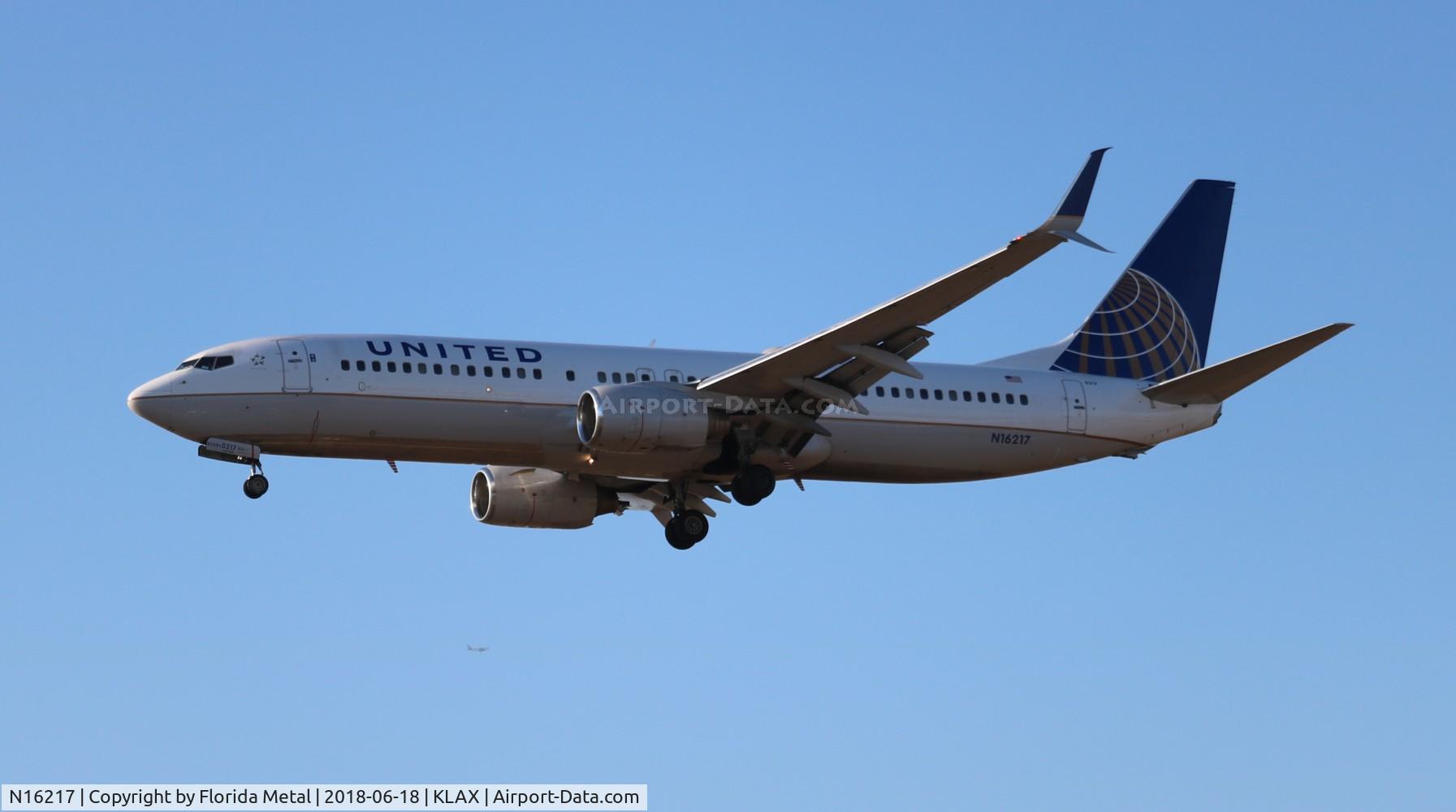 N16217, 1998 Boeing 737-824 C/N 28777, LAX spotting 2018