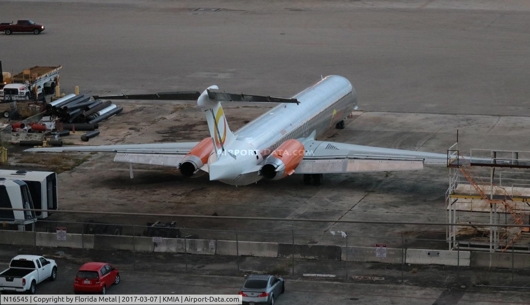 N16545, 1990 McDonnell Douglas MD-82 (DC-9-82) C/N 53027, MIA spotting 2017
