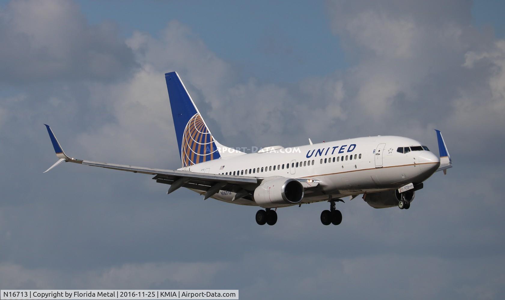 N16713, 1998 Boeing 737-724 C/N 28784, MIA spotting 2016