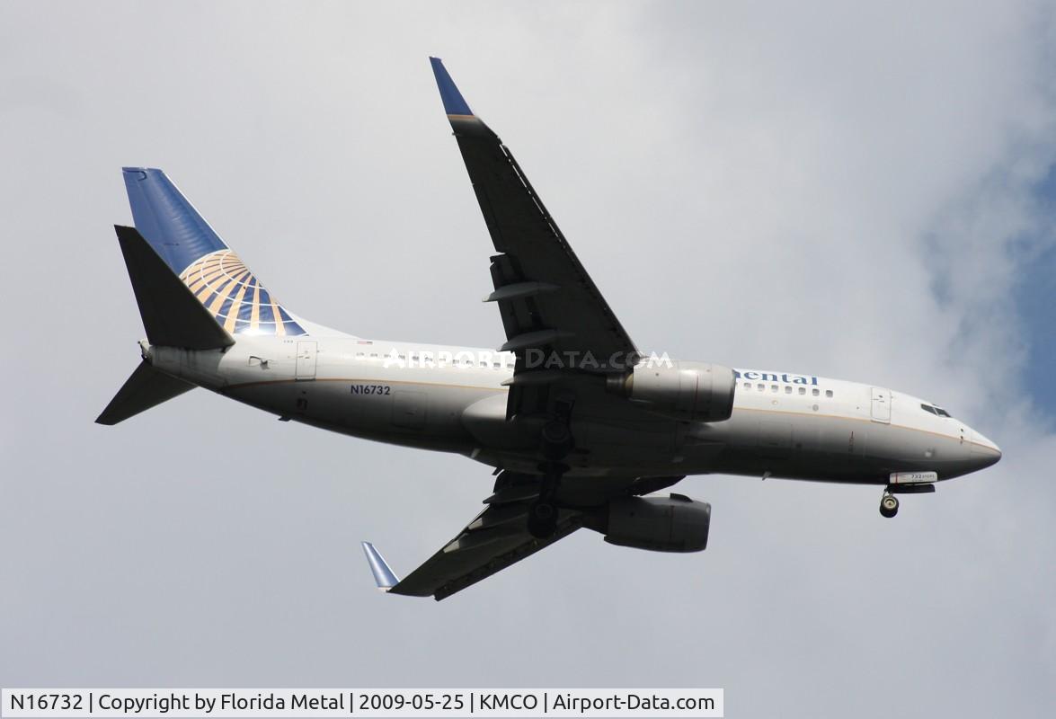 N16732, 1999 Boeing 737-724 C/N 28948, MCO spotting 2009