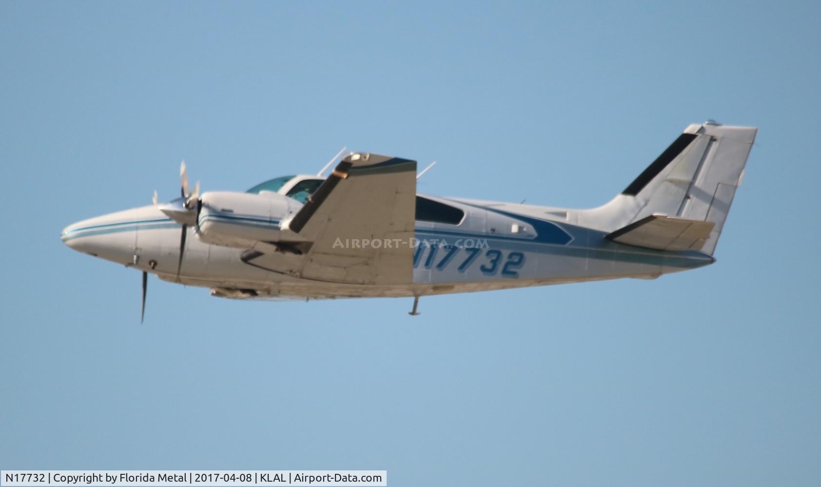 N17732, 1977 Beech E-55 Baron C/N TE-1102, SNF LAL 2017