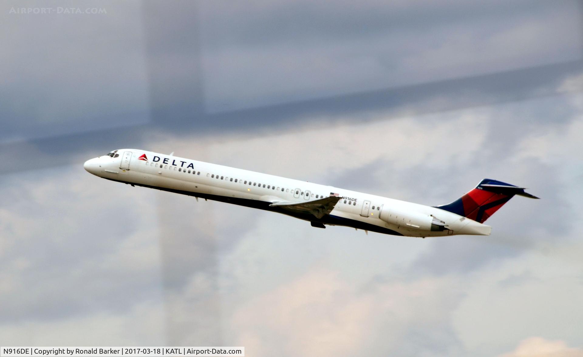 N916DE, 1993 McDonnell Douglas MD-88 C/N 53421, Takeoff Atlanta