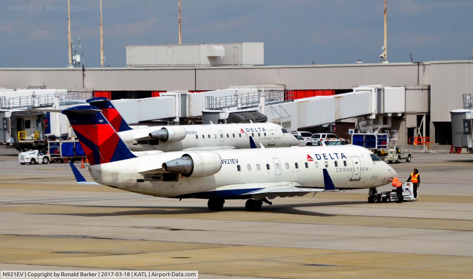 N921EV, 2003 Bombardier CRJ-200ER (CL-600-2B19) C/N 7819, Pushback Atlanta