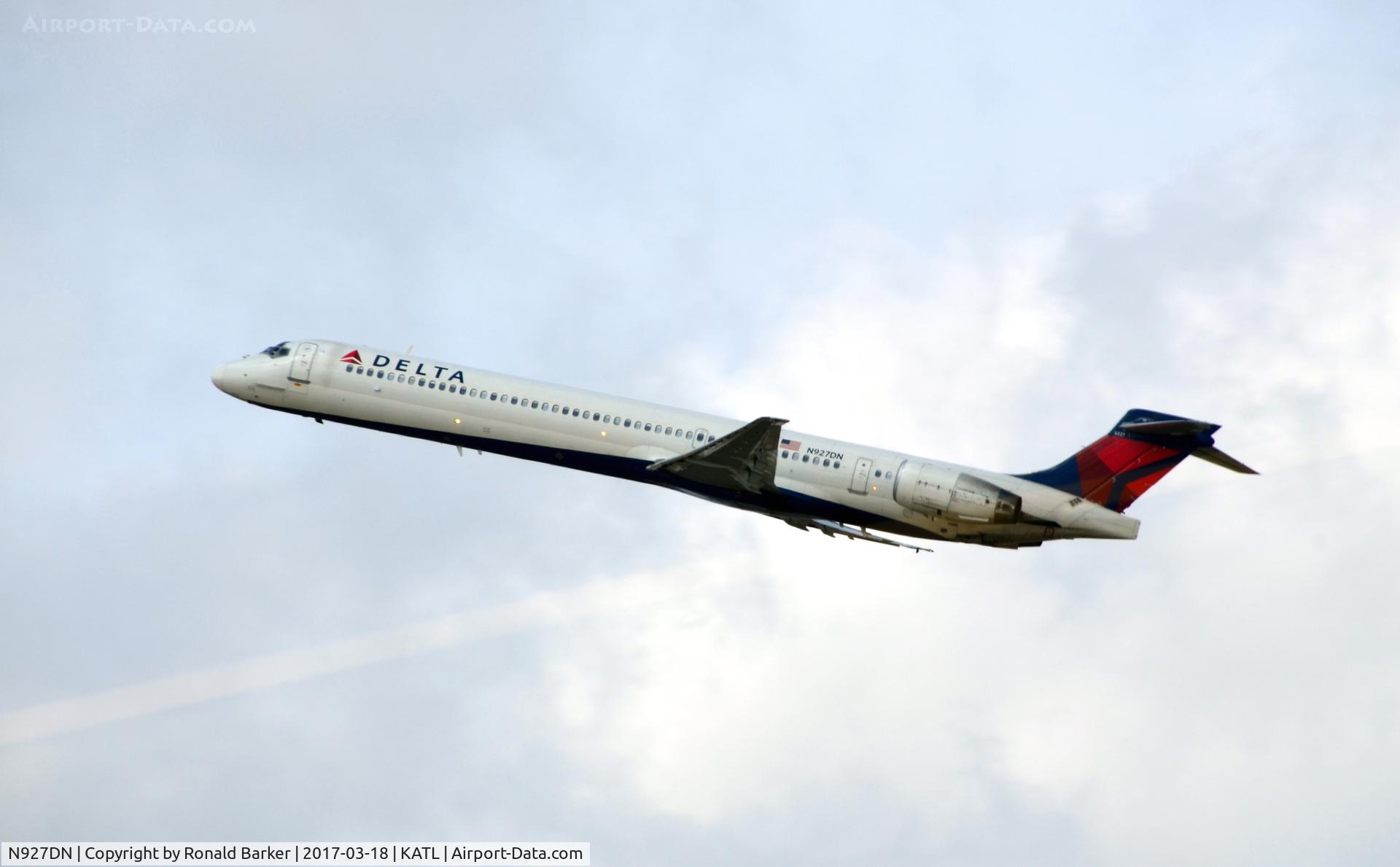 N927DN, 1999 McDonnell Douglas MD-90-30 C/N 53589, Takeoff Atlanta