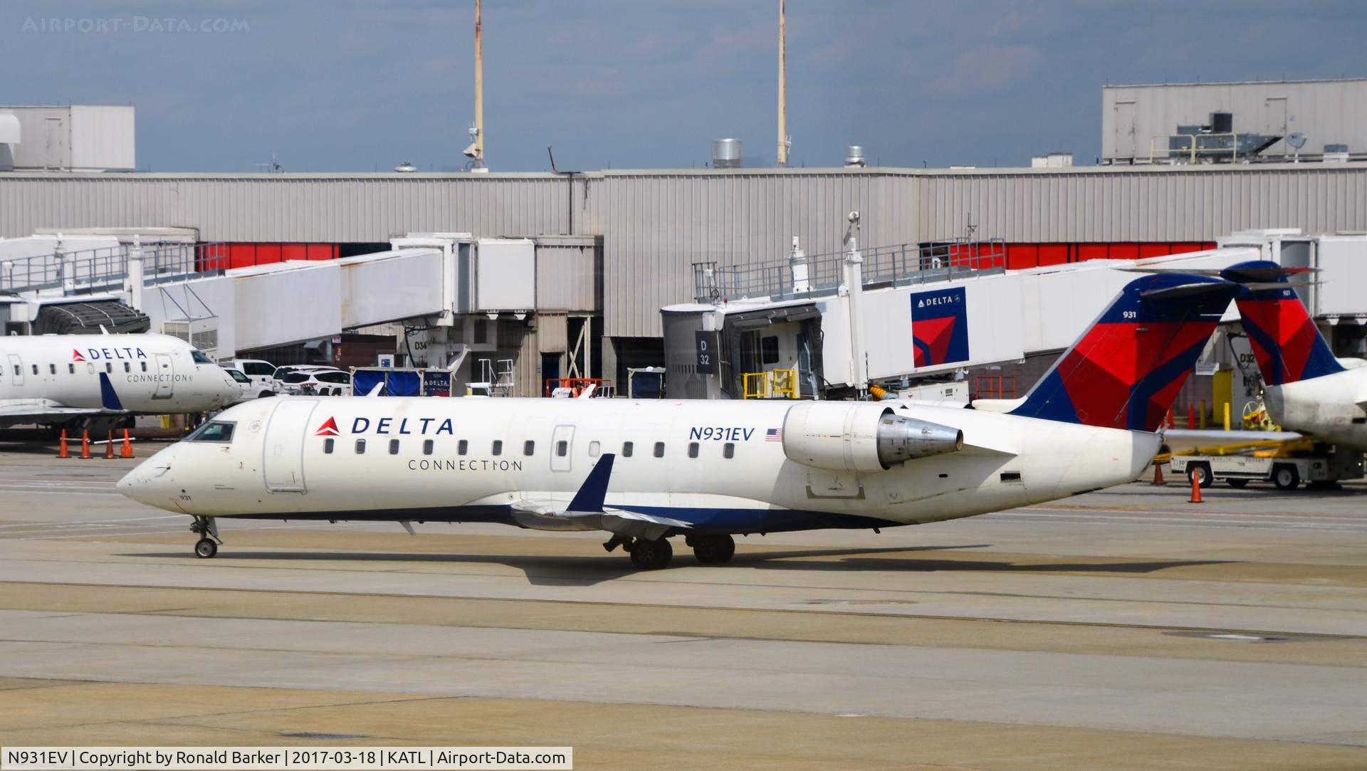 N931EV, 2005 Bombardier CRJ-200ER (CL-600-2B19) C/N 8015, Taxi Atlanta