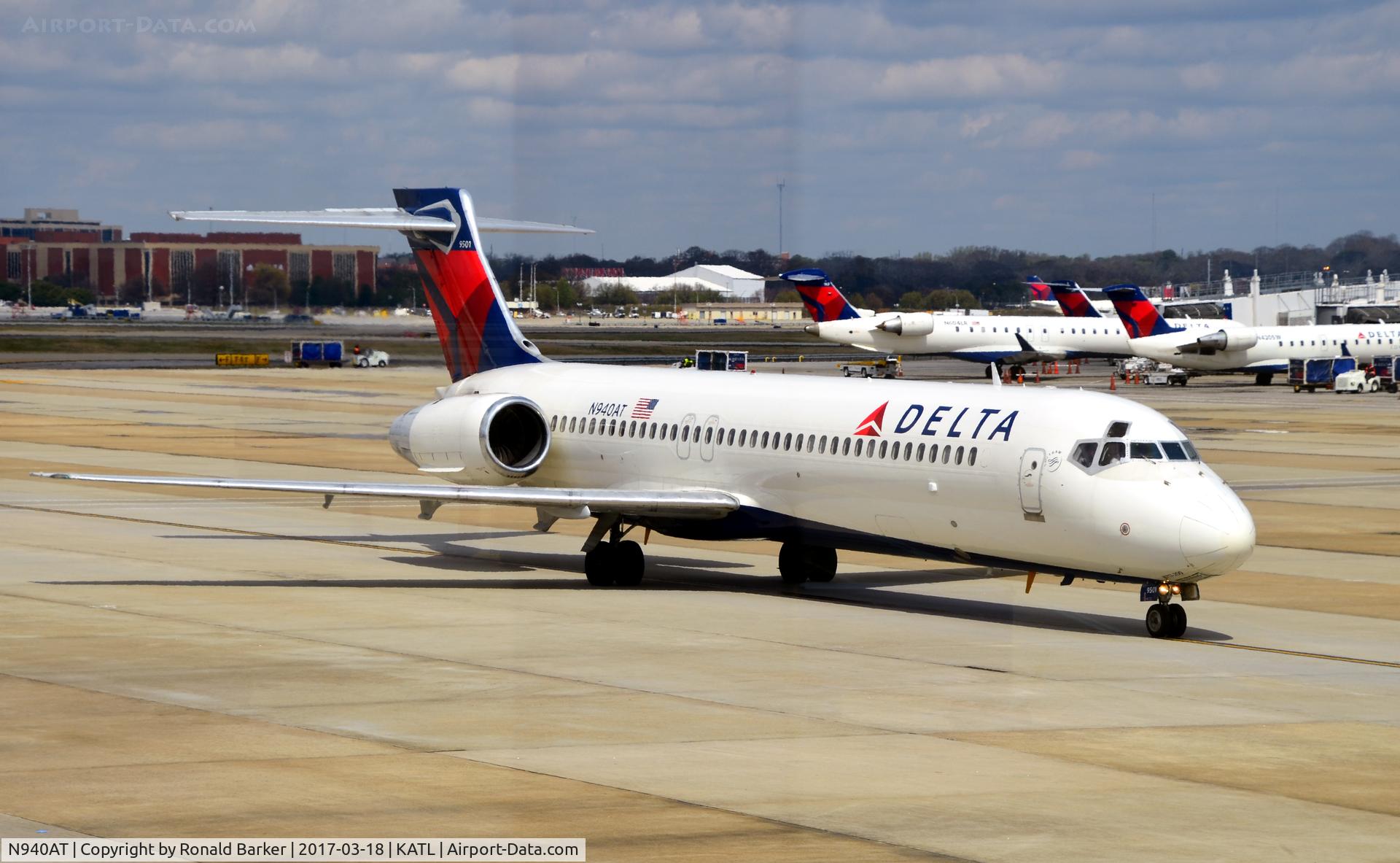 N940AT, 1999 Boeing 717-2BD C/N 55004, Taxi Atlanta