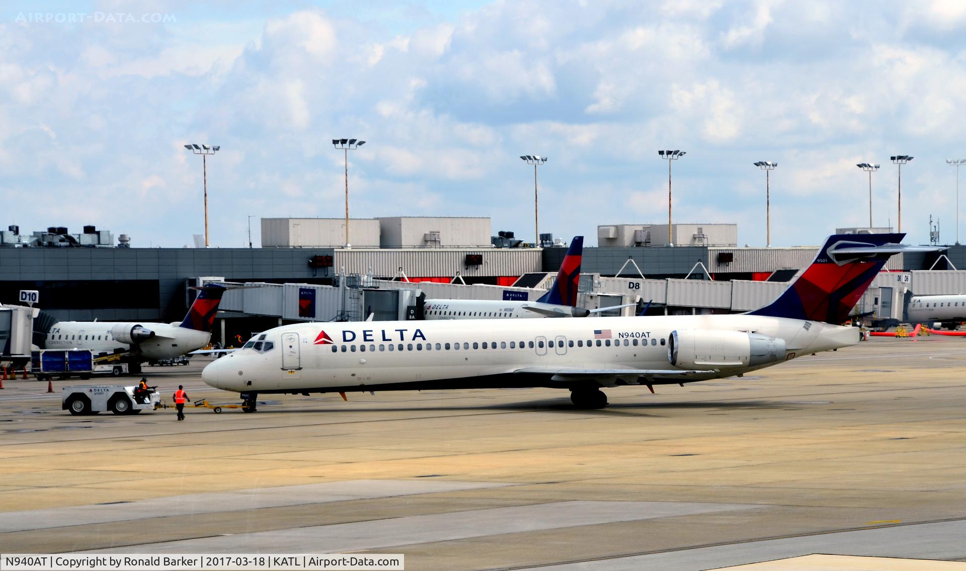 N940AT, 1999 Boeing 717-2BD C/N 55004, Pushback Atlanta