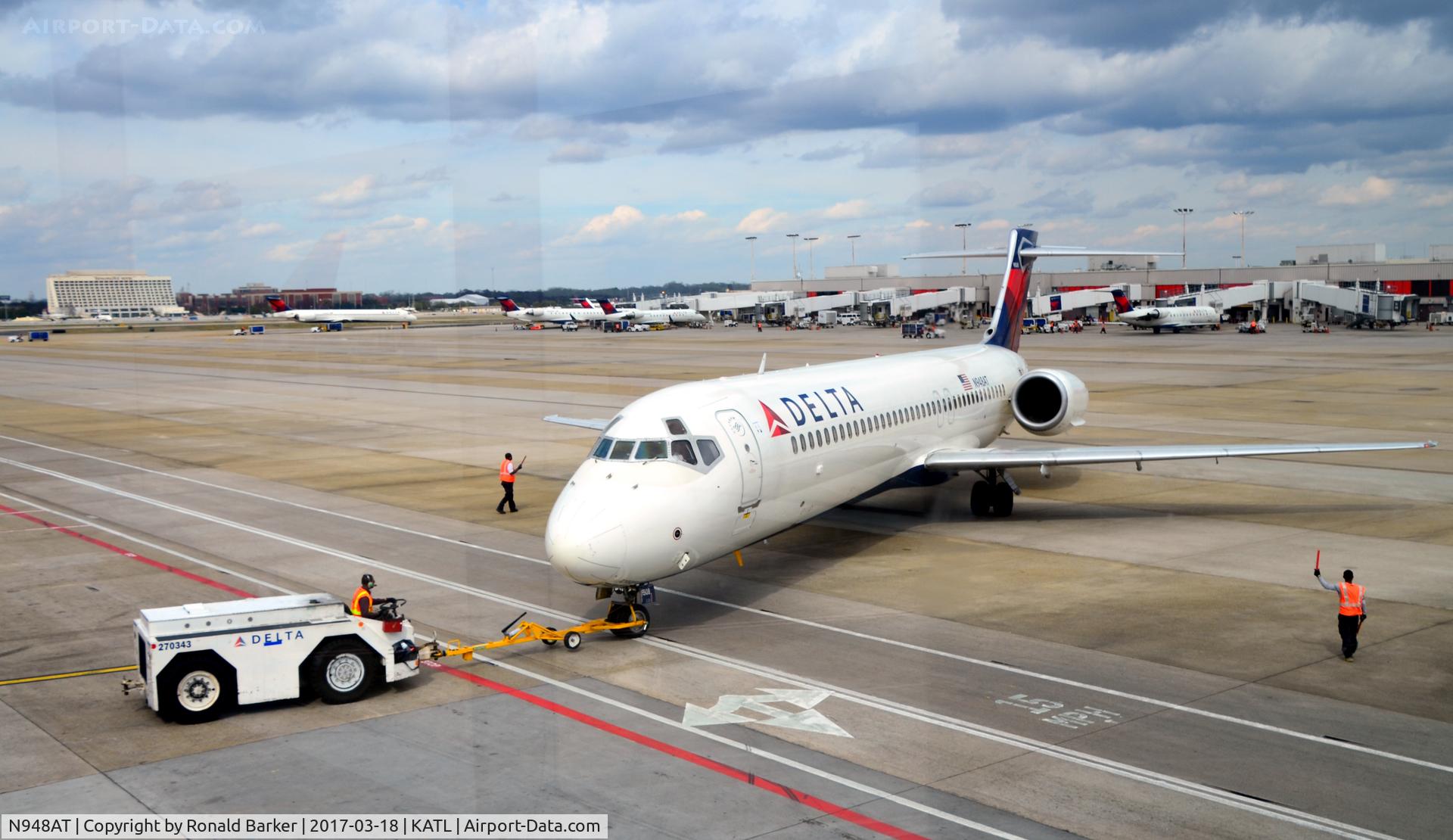 N948AT, 1999 Boeing 717-200 C/N 55011, Pushback Atlanta