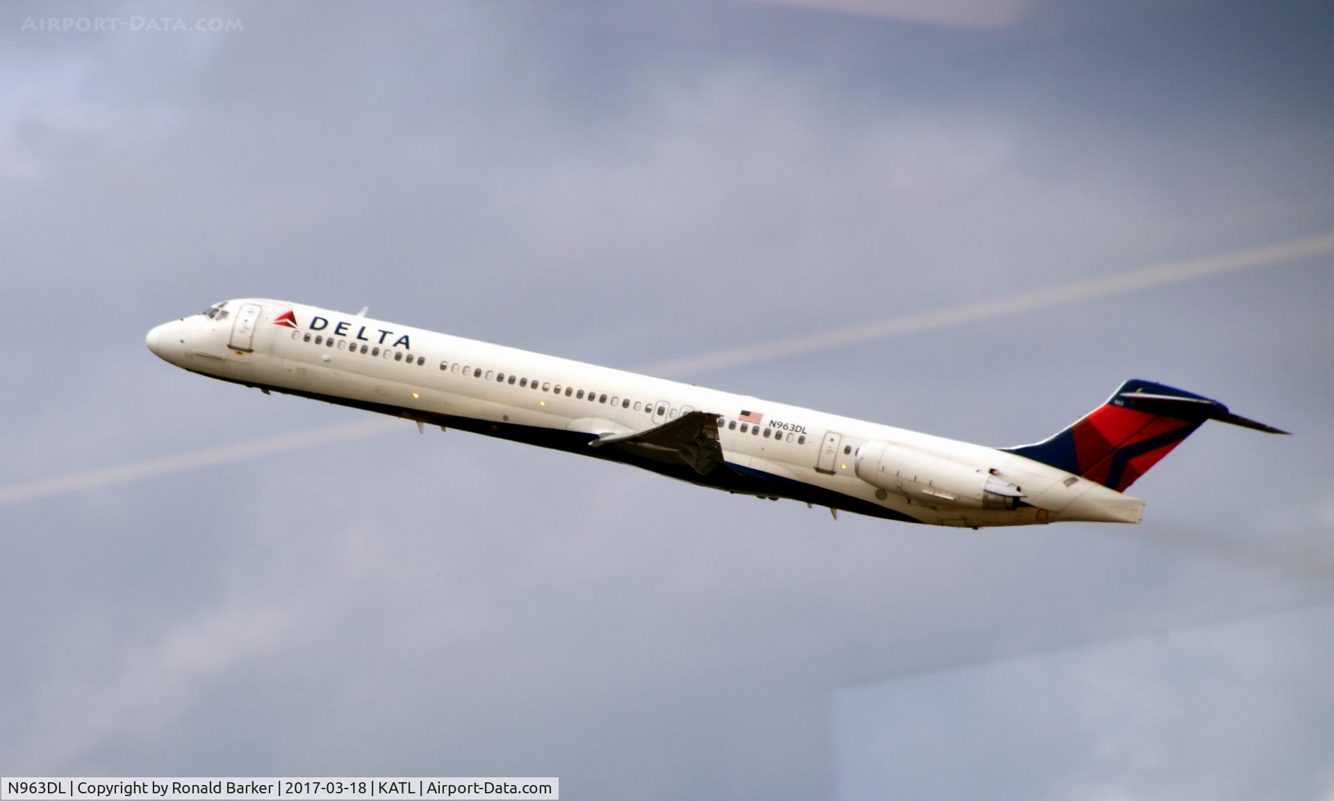 N963DL, 1990 McDonnell Douglas MD-88 C/N 49982, Takeoff Atlanta