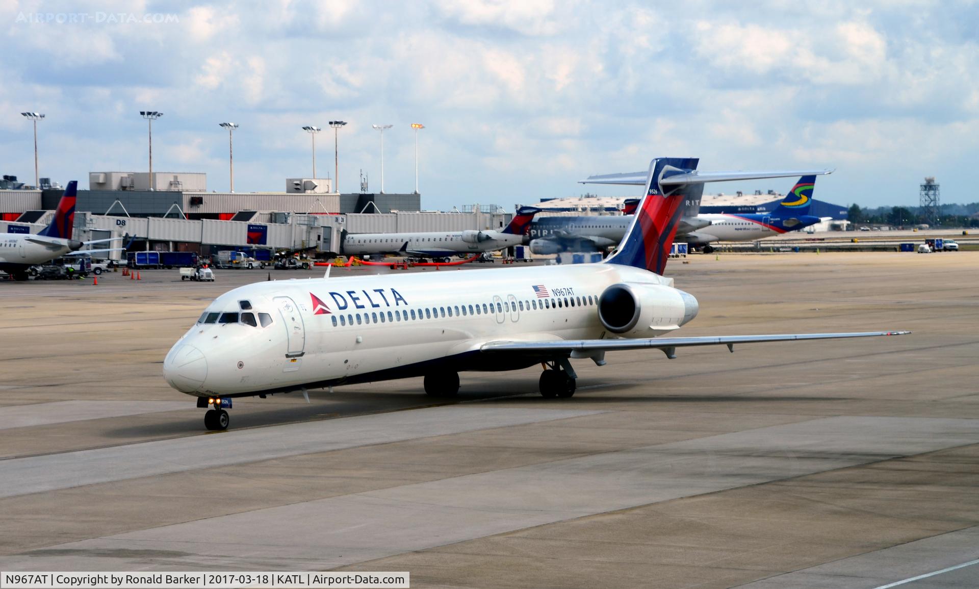 N967AT, 2001 Boeing 717-200 C/N 55028, Taxi Atlanta