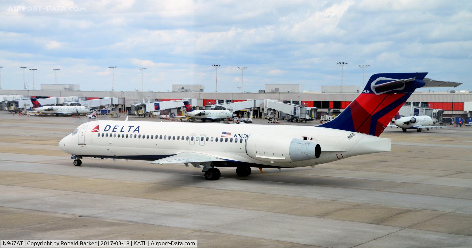 N967AT, 2001 Boeing 717-200 C/N 55028, Taxi Atlanta