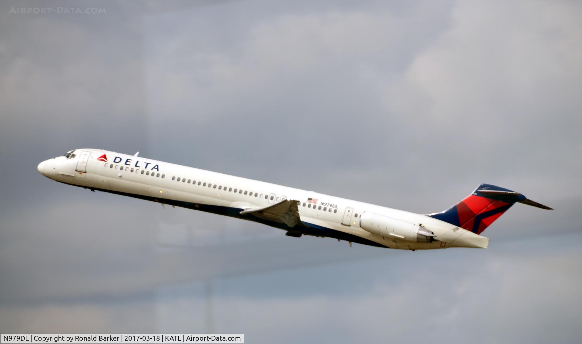 N979DL, 1991 McDonnell Douglas MD-88 C/N 53266, Takeoff Atlanta