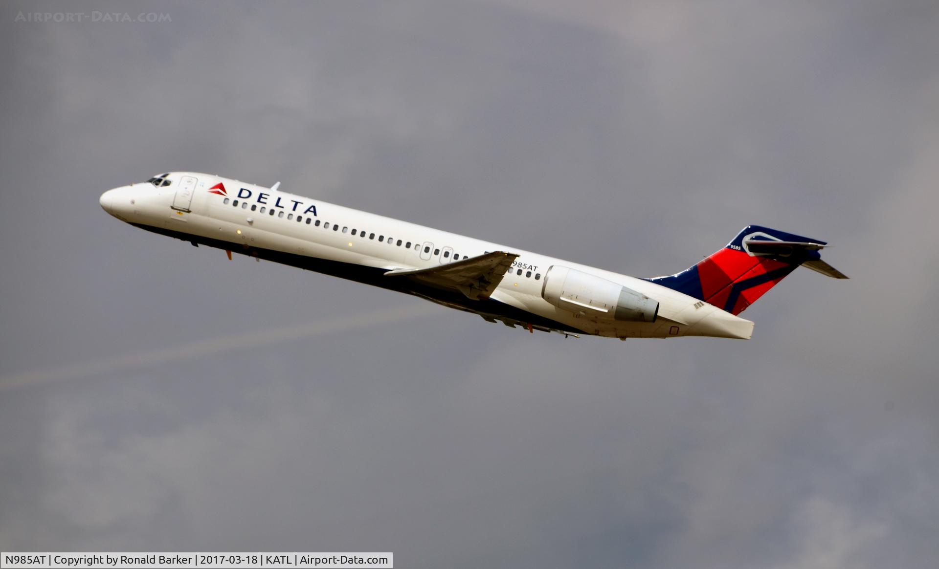 N985AT, 2001 Boeing 717-200 C/N 55090, Takeoff Atlanta