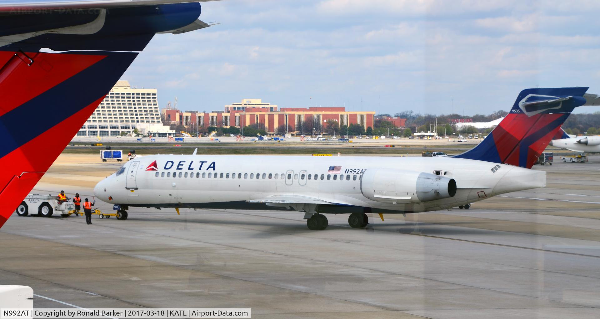 N992AT, 2002 Boeing 717-200 C/N 55136, Pushback Atlanta