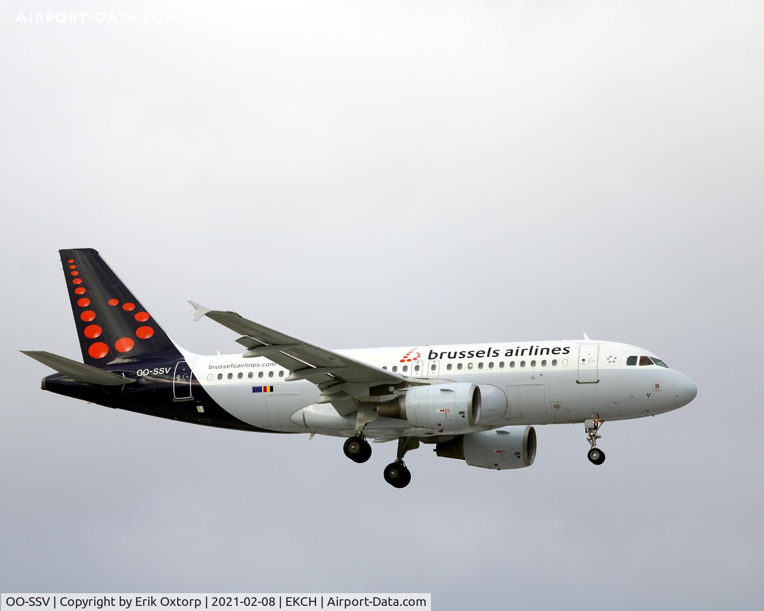 OO-SSV, 2004 Airbus A319-111 C/N 2196, OO-SSV landing rw 04L