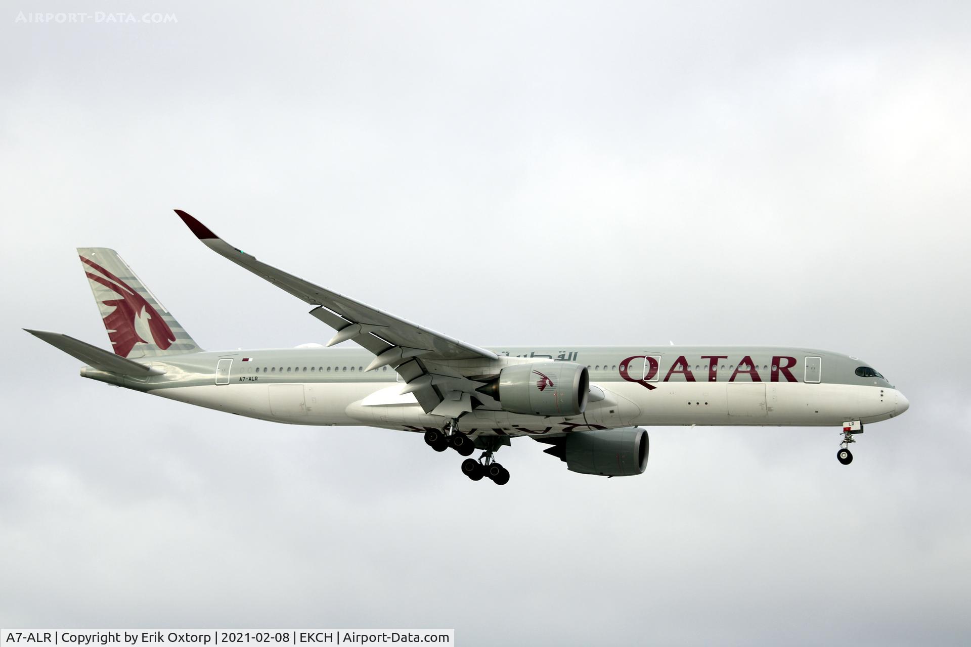 A7-ALR, 2017 Airbus A350-941 C/N 078, A7-ALR landing rw 04L
