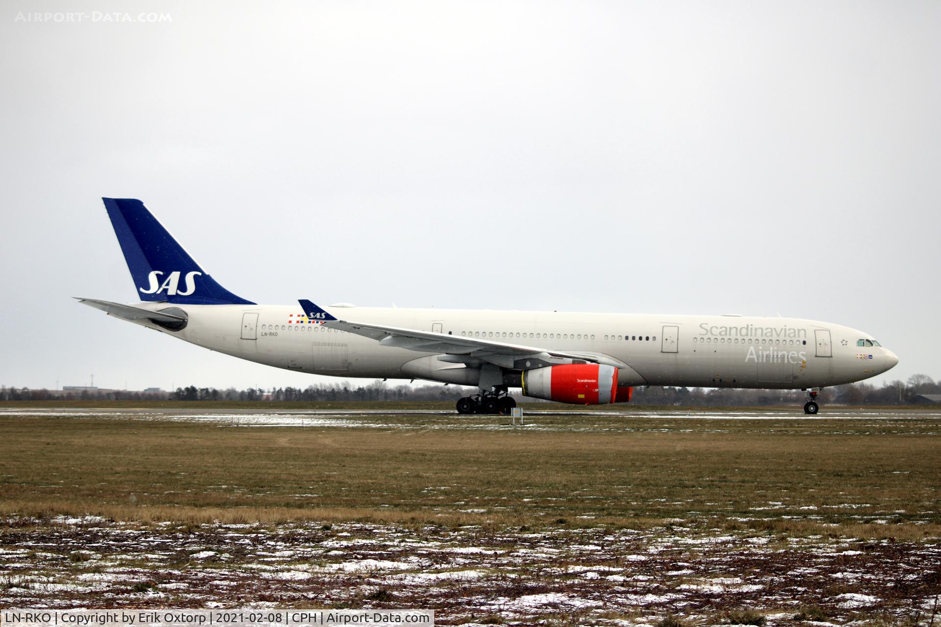 LN-RKO, 2003 Airbus A330-343X C/N 515, LN-RKO parked in CPH