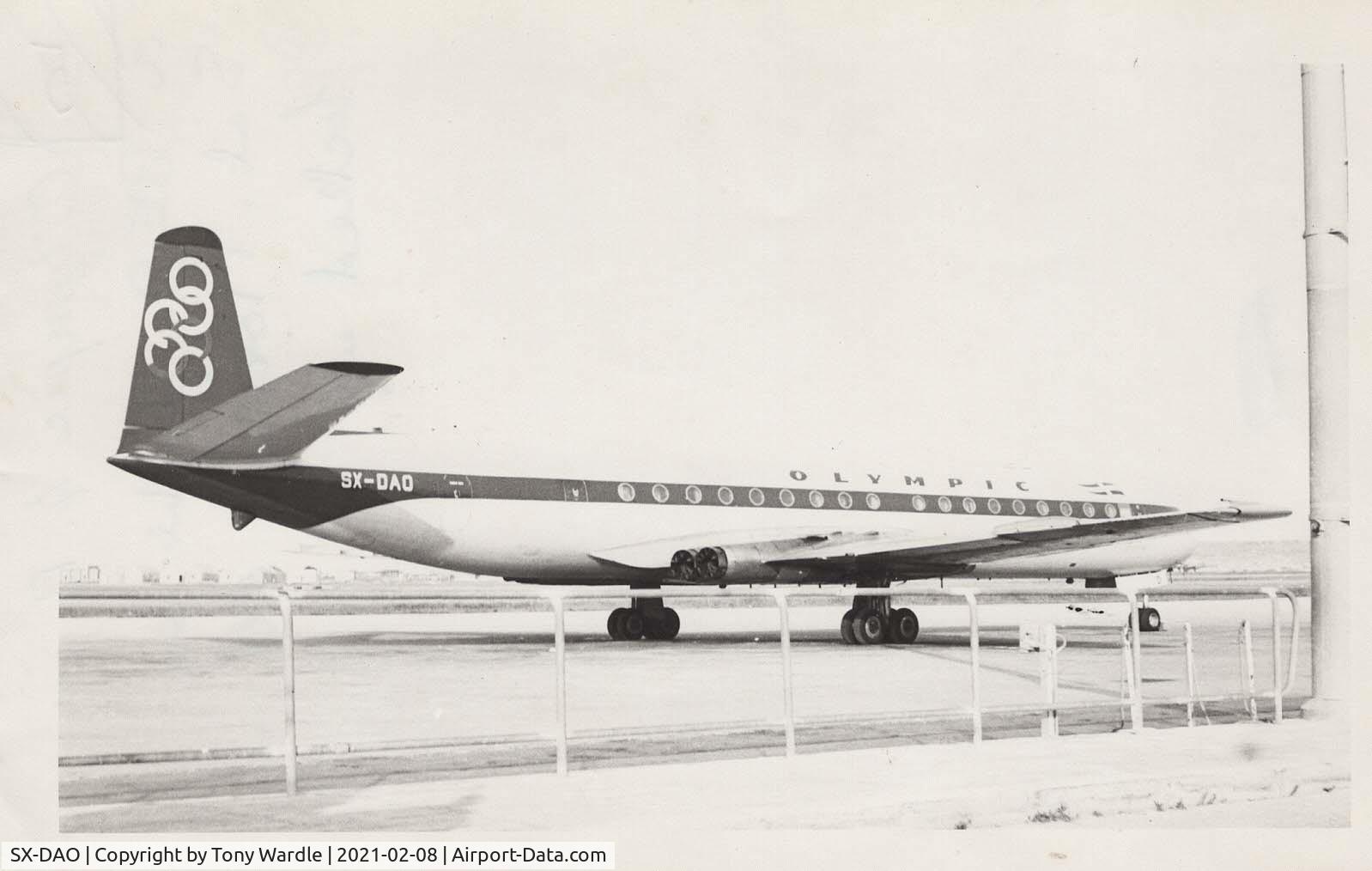 SX-DAO, 1960 De Havilland DH.106 Comet 4B C/N 6447, Olympic 4B after a BEA flight, all locked up.  Malta late 1960s