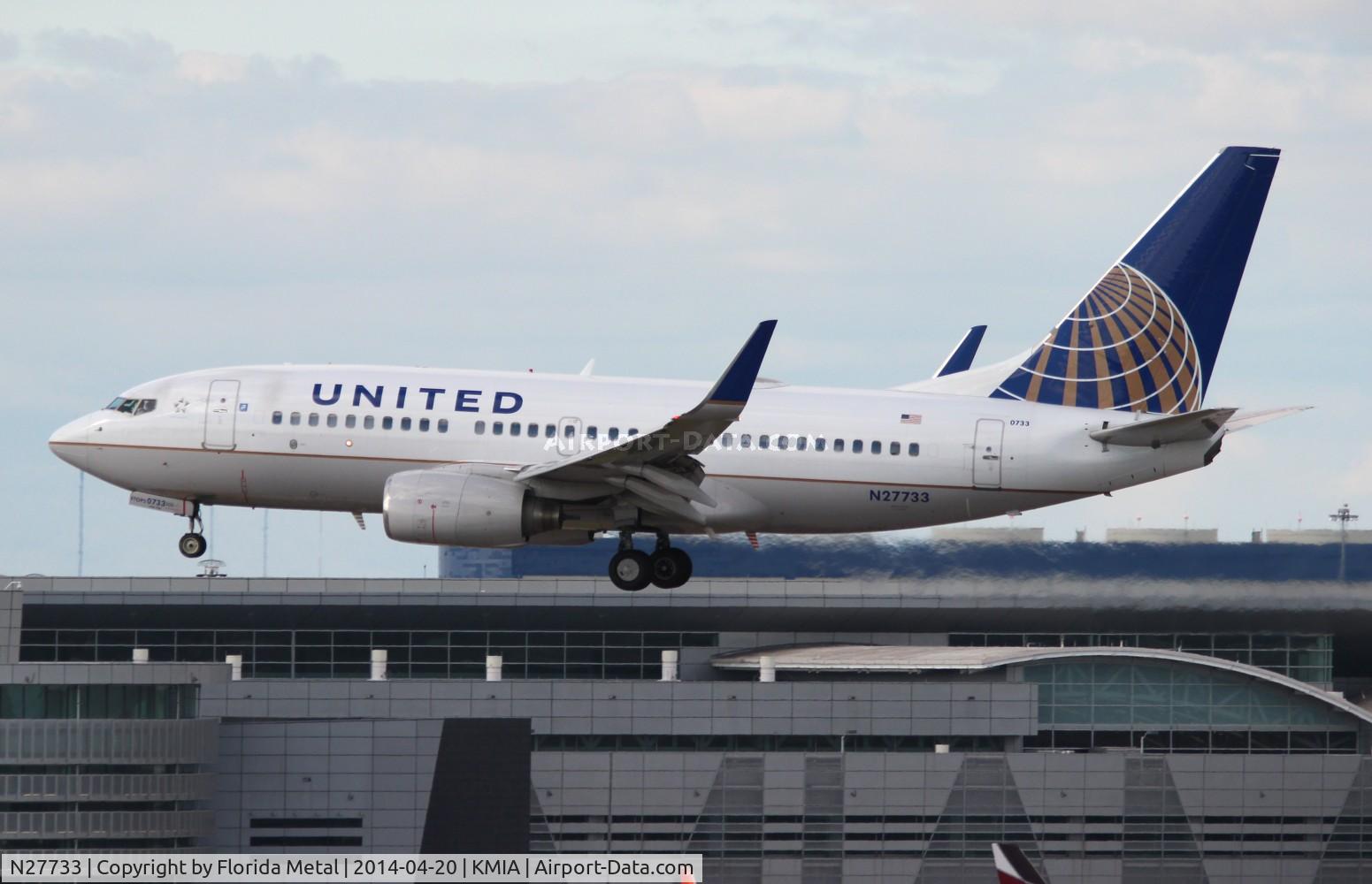 N27733, 1999 Boeing 737-724 C/N 28800, MIA spotting 2014