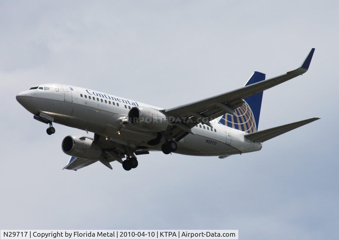 N29717, 1999 Boeing 737-724 C/N 28936, TPA spotting 2010