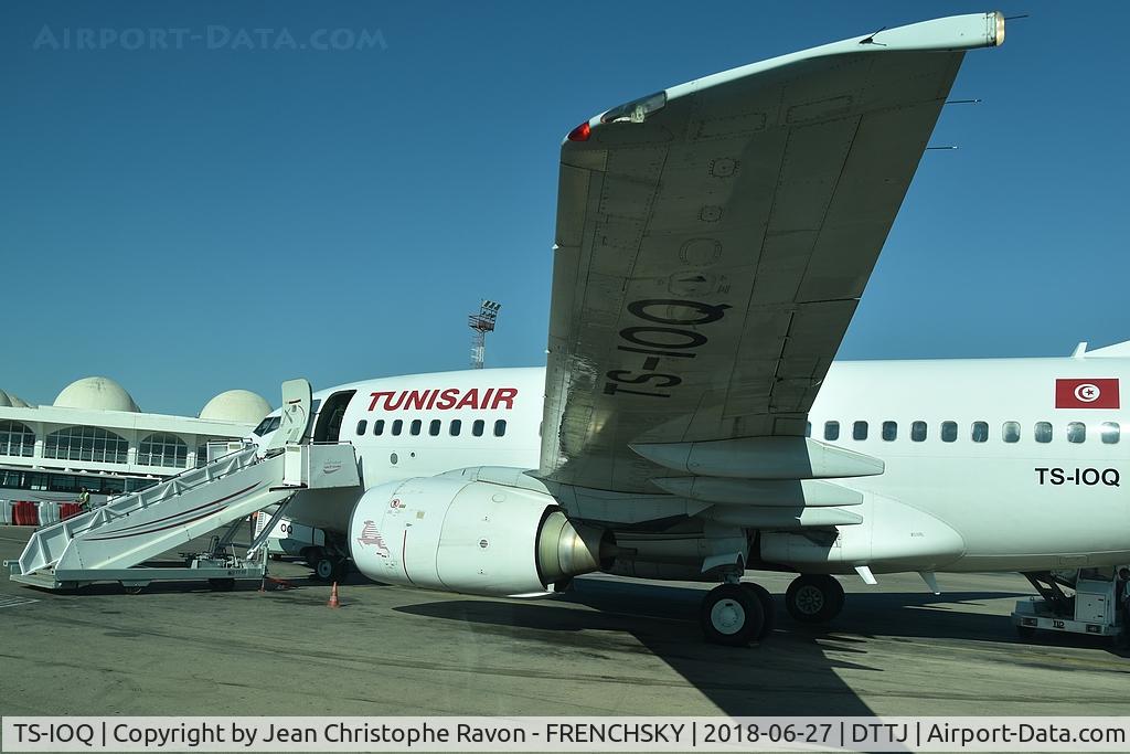 TS-IOQ, 2000 Boeing 737-6H3 C/N 29501, 