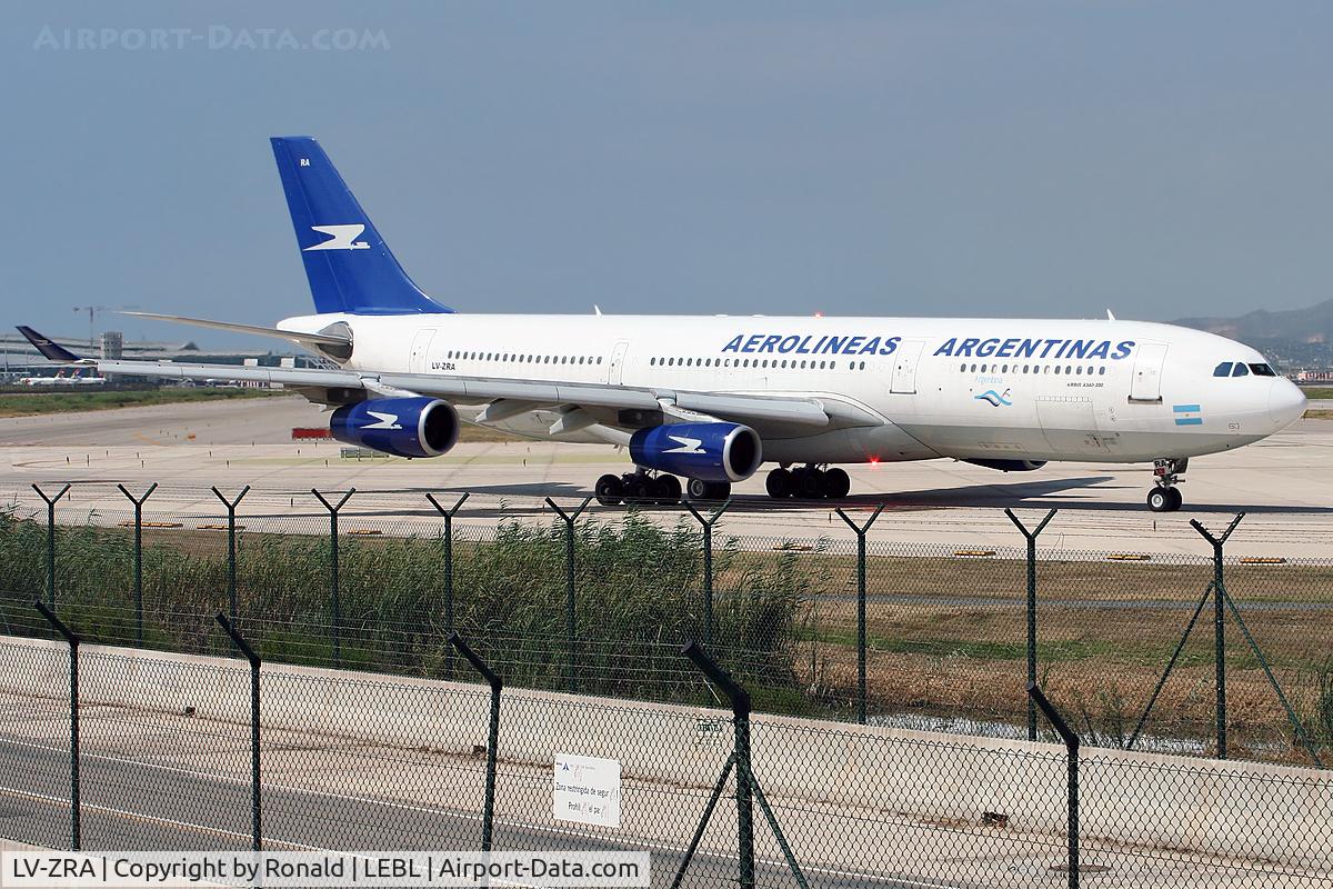 LV-ZRA, 1995 Airbus A340-211 C/N 085, at el prat