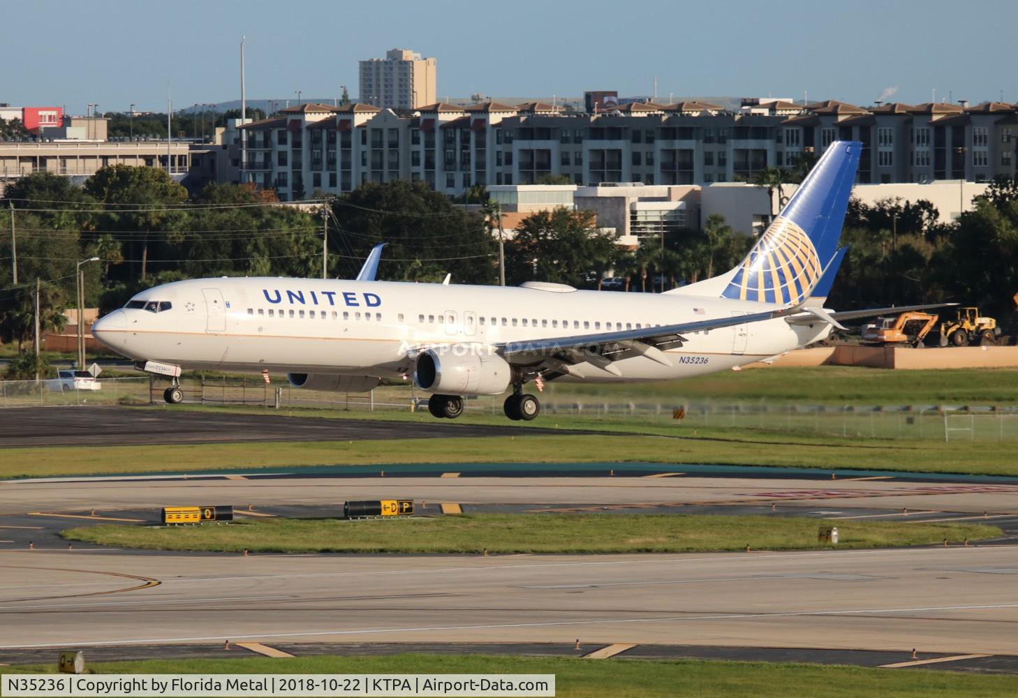 N35236, 1999 Boeing 737-824 C/N 28801, TPA spotting 2018