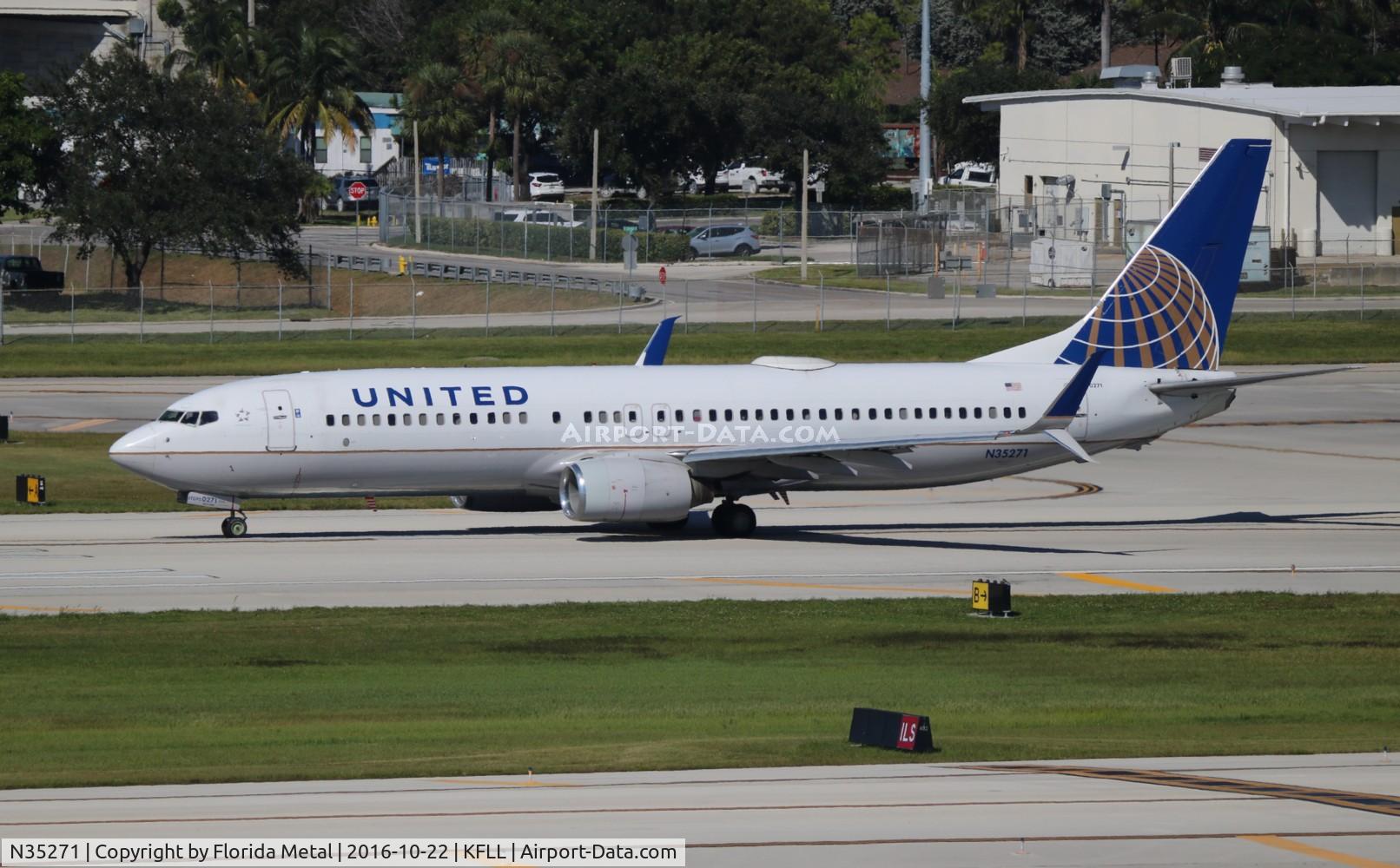 N35271, 2001 Boeing 737-824 C/N 31589, FLL Spotting 2016