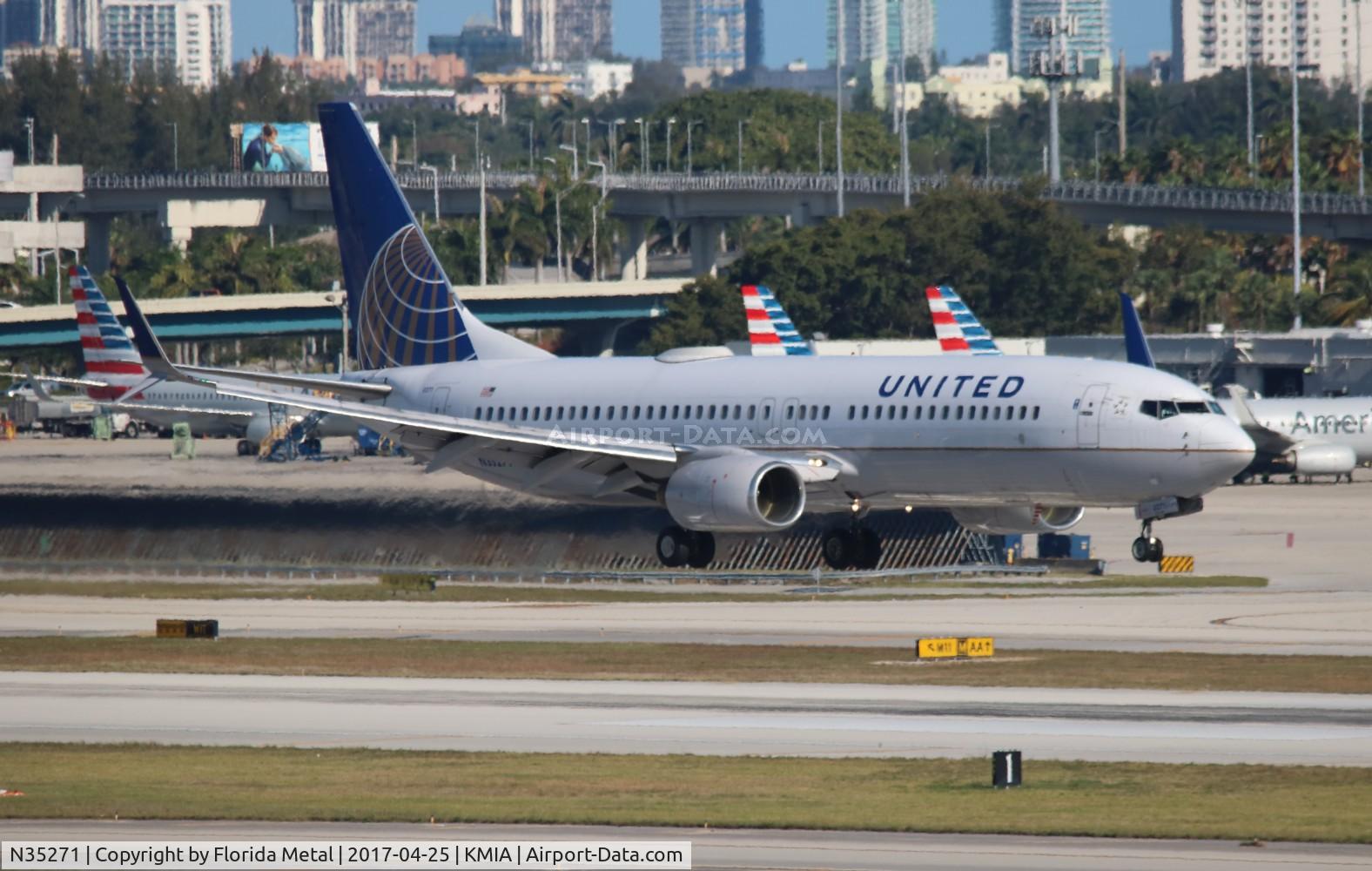 N35271, 2001 Boeing 737-824 C/N 31589, MIA Spotting 2017