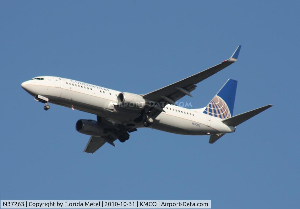 N37263, 2001 Boeing 737-824 C/N 31583, MCO spotting 2010
