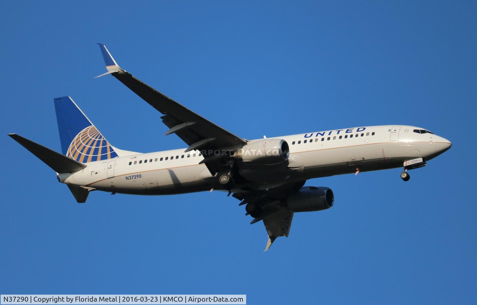 N37290, 2004 Boeing 737-824 C/N 31601, MCO spotting 2016
