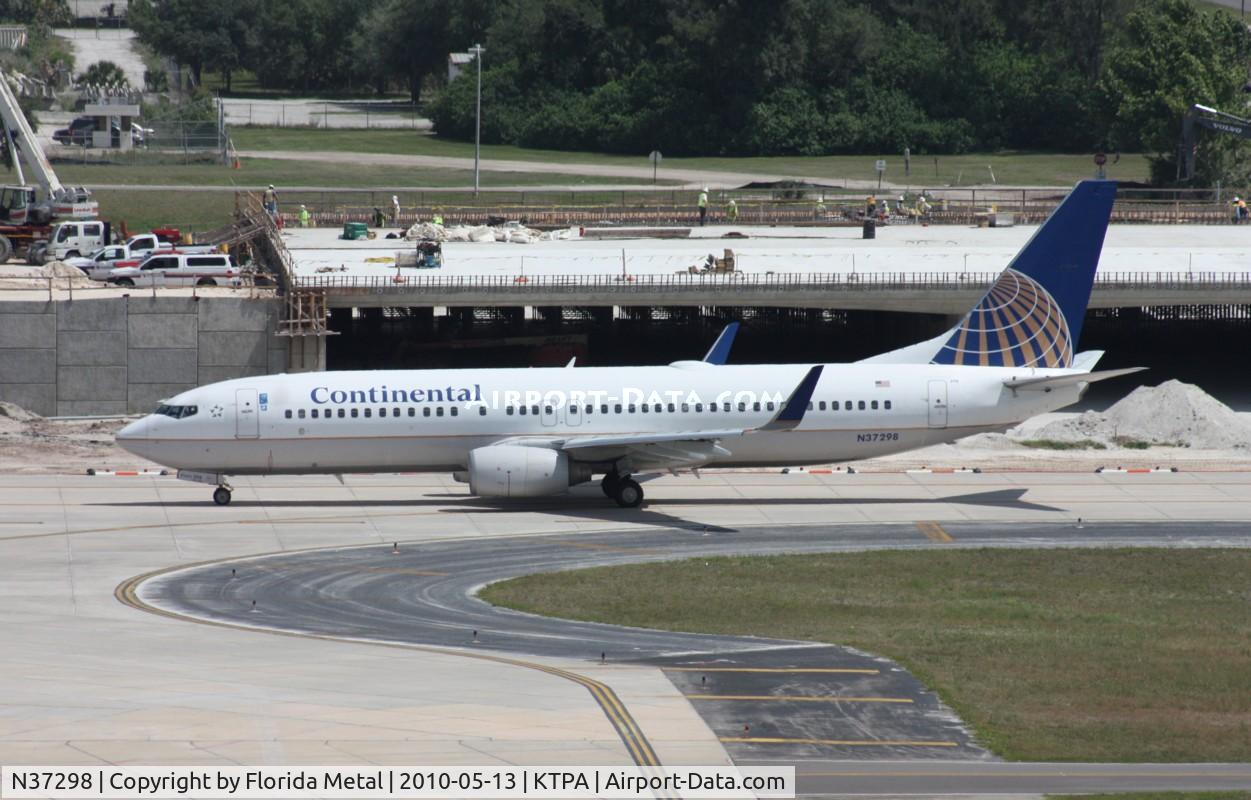 N37298, 2005 Boeing 737-824 C/N 34004, TPA spotting 2010