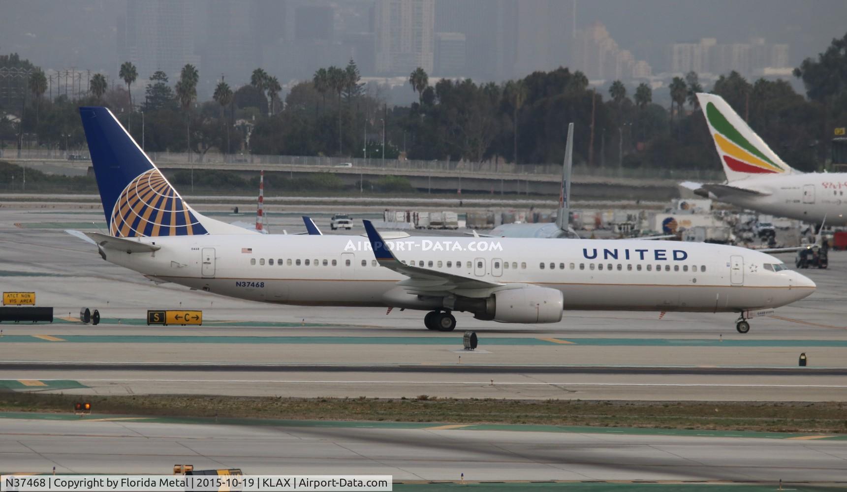 N37468, 2013 Boeing 737-924/ER C/N 32836, LAX spotting 2015
