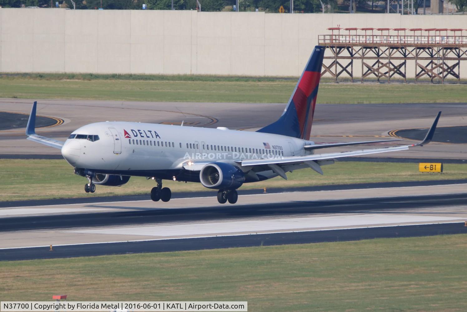 N37700, 2002 Boeing 737-832 C/N 29631, ATL Spotting 2016
