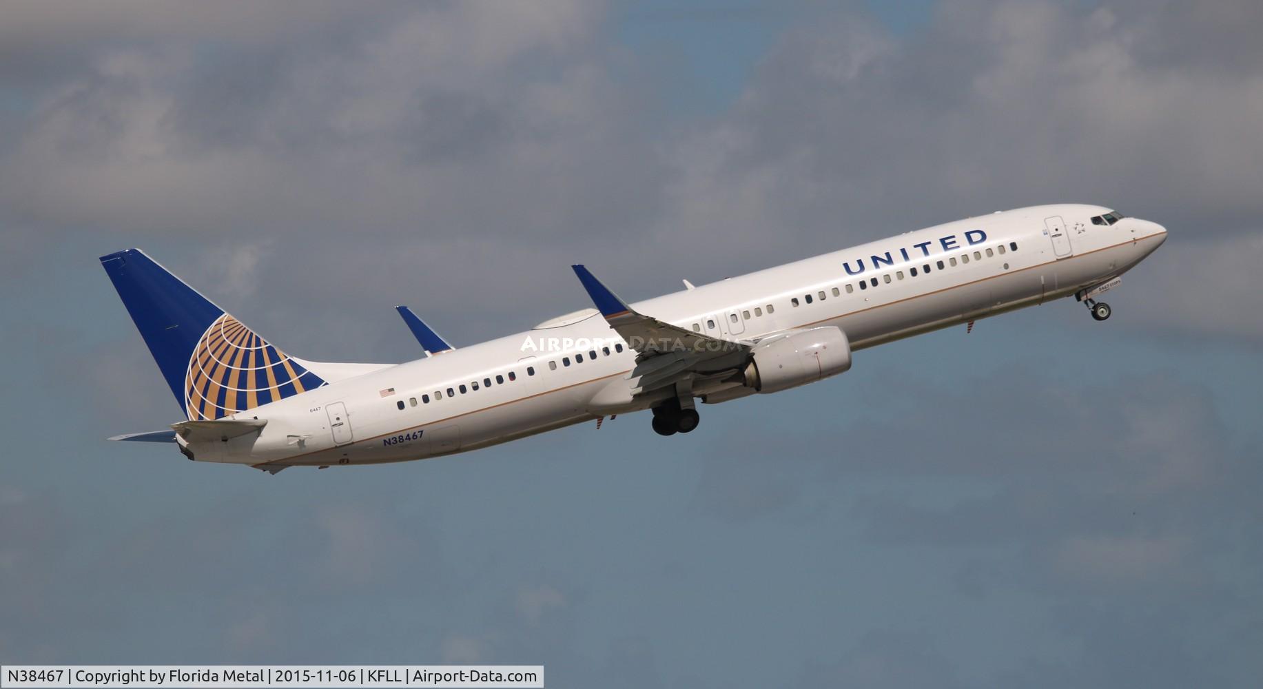 N38467, 2013 Boeing 737-924/ER C/N 33537, FLL spotting 2015