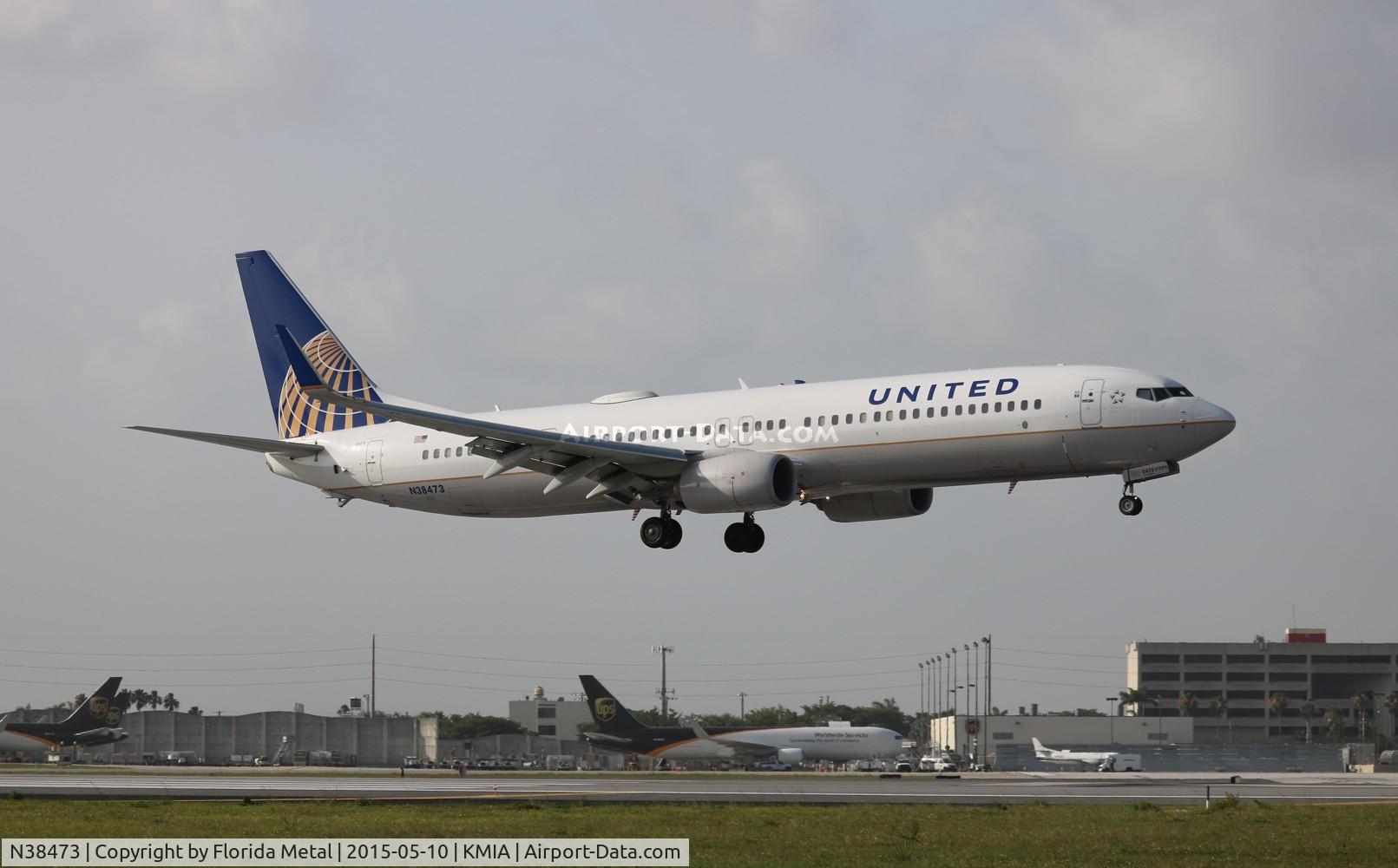 N38473, 2013 Boeing 737-924/ER C/N 38702, MIA spotting 2015