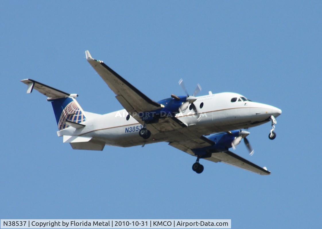 N38537, 1995 Beech 1900D C/N UE-158, MCO spotting 2010