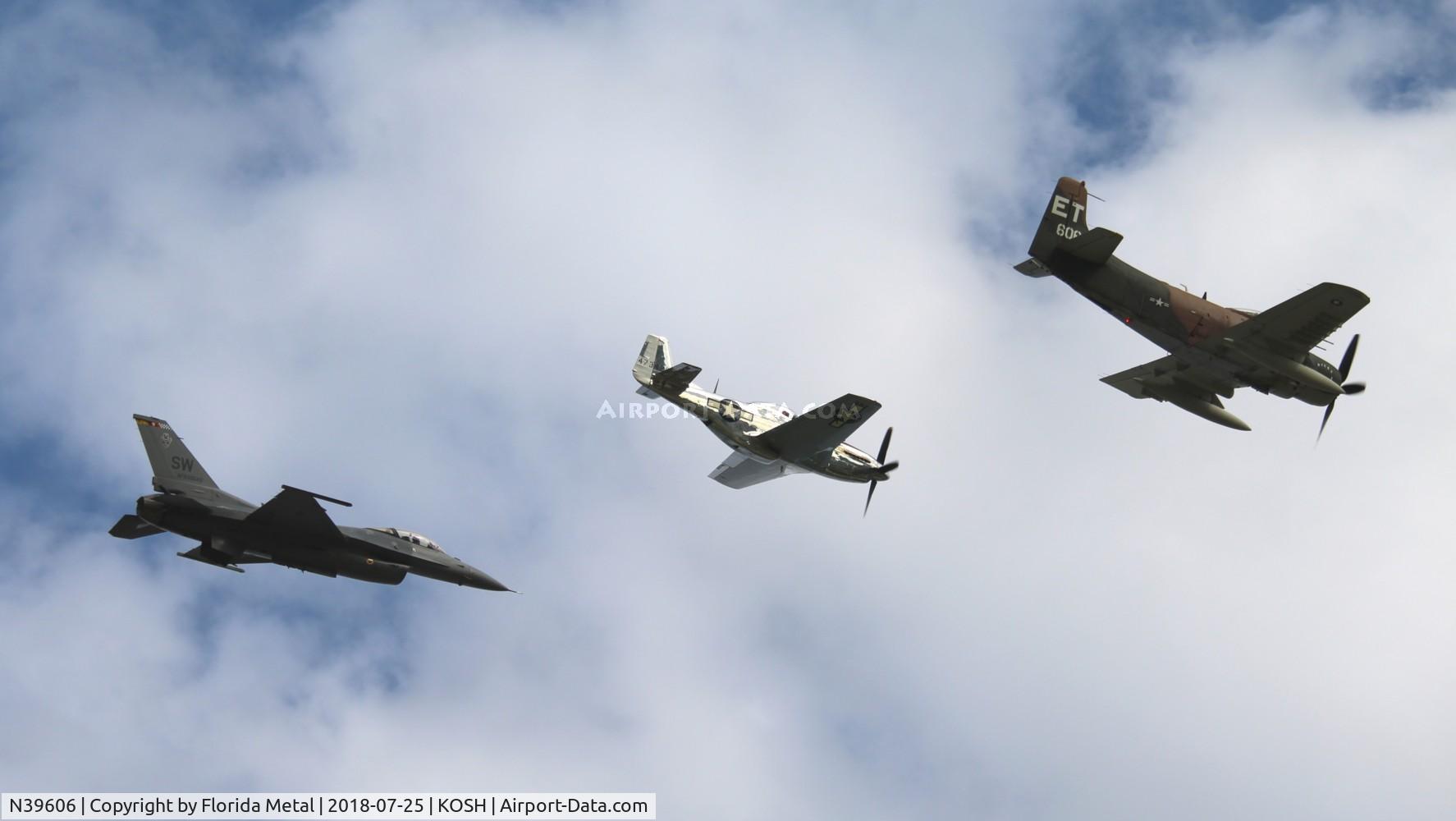 N39606, 1955 Douglas AD-6 Skyraider C/N 10838, EAA OSH 2018