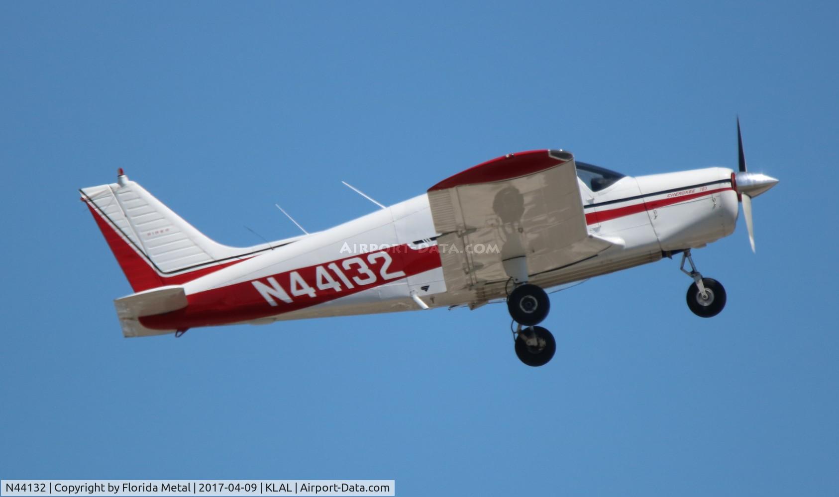 N44132, 1974 Piper PA-28-140 C/N 28-7425391, SNF LAL 2017