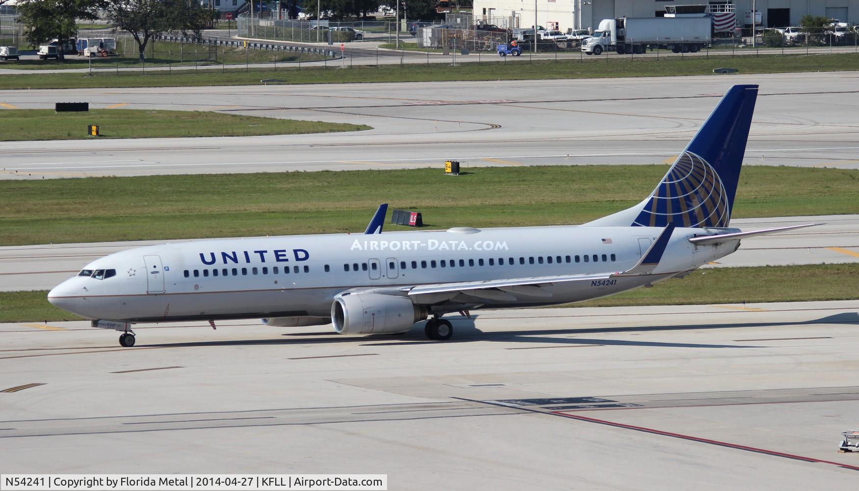 N54241, 1999 Boeing 737-824 C/N 28953, FLL spotting 2014