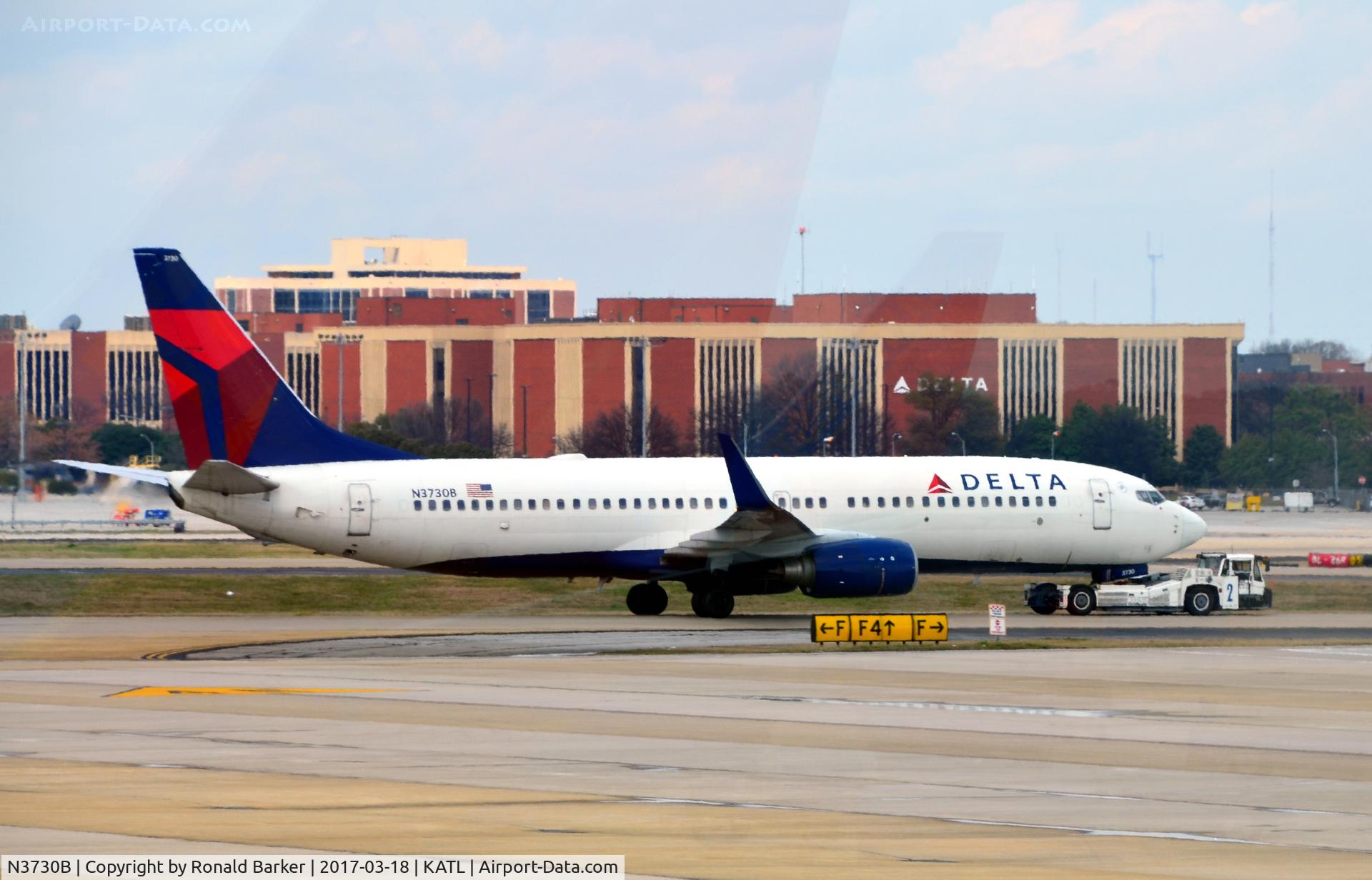 N3730B, 2000 Boeing 737-832 C/N 30538, Towed Atlanta