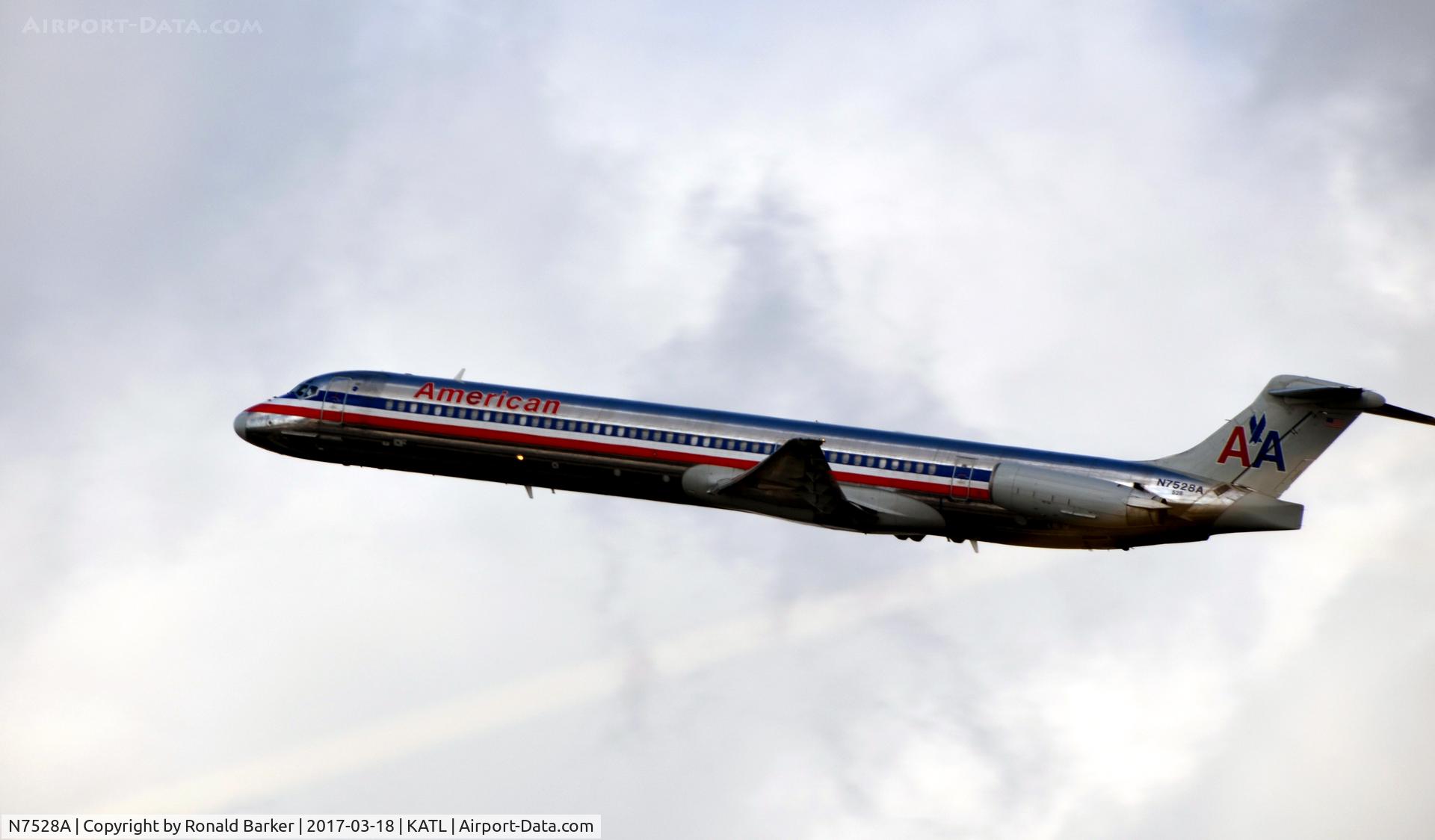 N7528A, 1990 McDonnell Douglas MD-82 (DC-9-82) C/N 49920, Takeoff Atlanta