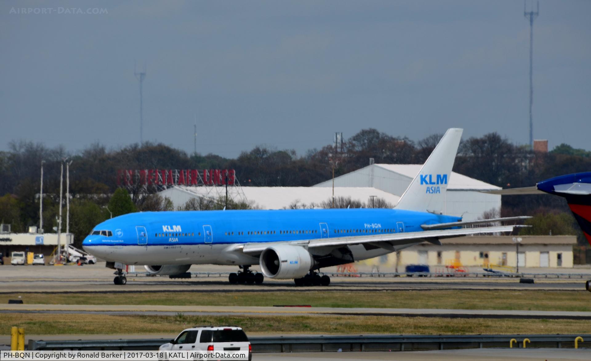 PH-BQN, 2006 Boeing 777-206/ER C/N 32720, Landing roll Atlanta